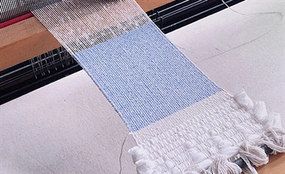 Màu sắc phổ biến của khăn lụa tơ tằm là gì